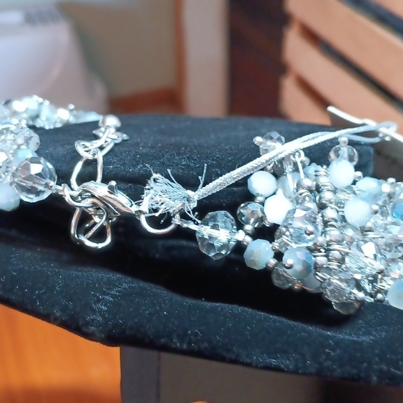 Eye candy Los Angeles acrylic and glass bead necklace - Picture 5 of 8